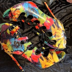 Steve madden 5.5 heels ( used) they do not fit me anymore